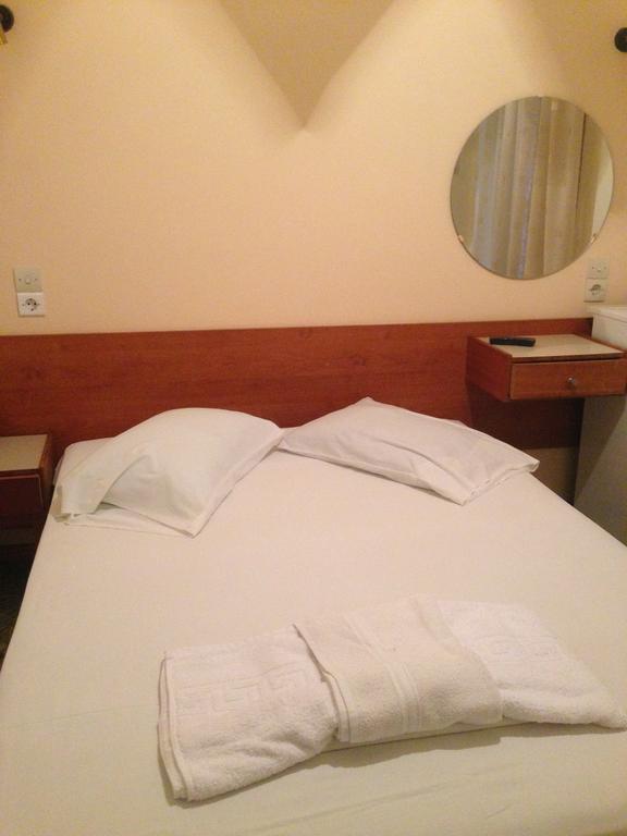 Noufara Hotel كامينا فورلا الغرفة الصورة
