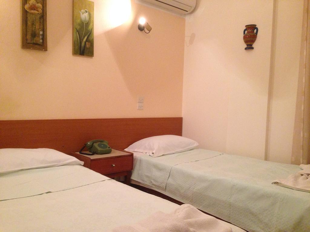 Noufara Hotel كامينا فورلا الغرفة الصورة